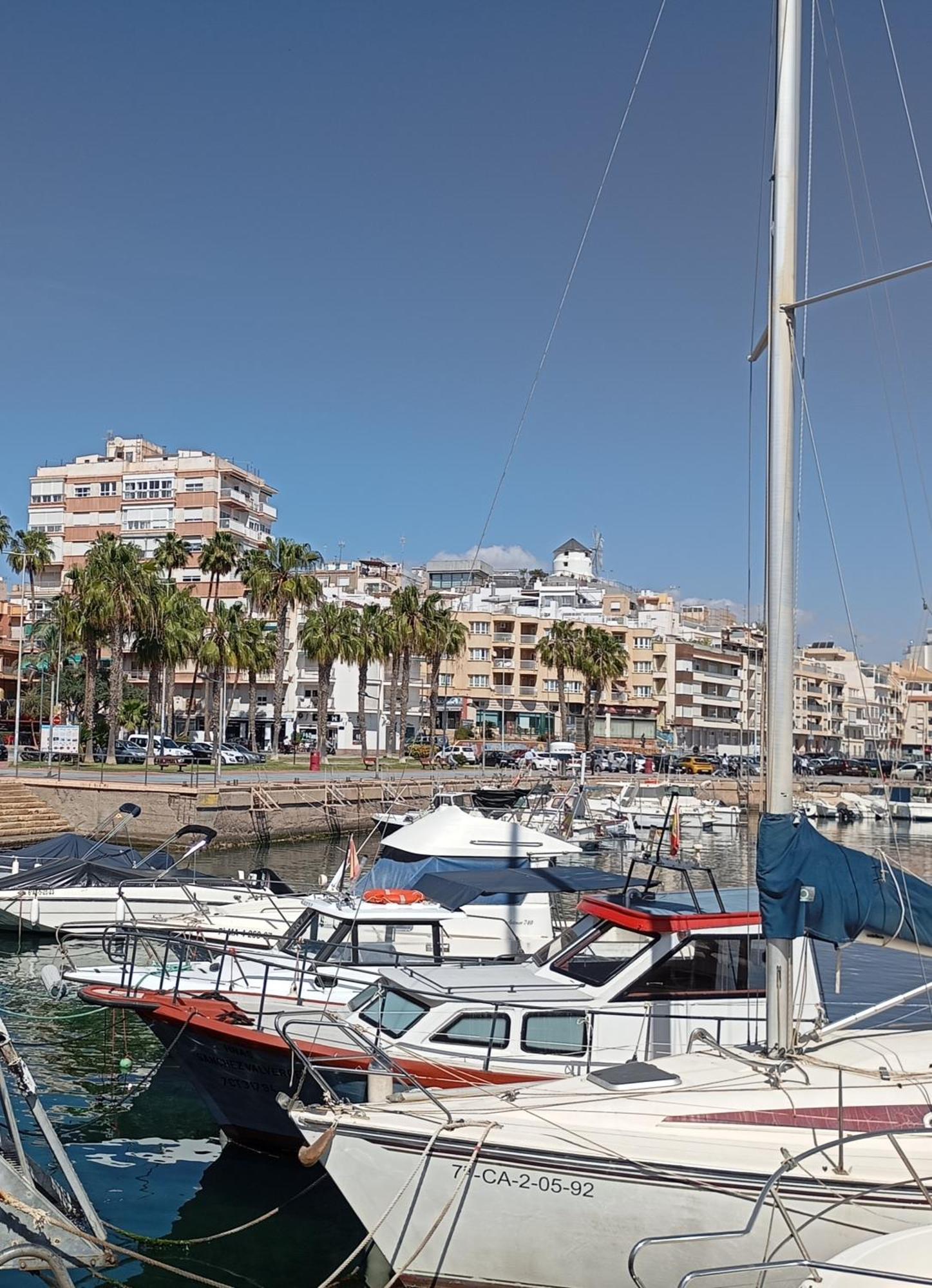 Mawilec, Centre, Plage, Port, Garage Águilas Exteriér fotografie